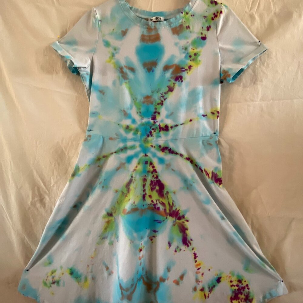 HUHOT LARGE TYE DYE DRESS - Picture 2 of 11